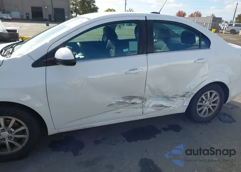 2019 Chevrolet Sonic Lt Auto z USA, uszkodzony, nr VIN 1G1JD5SB3K4109903